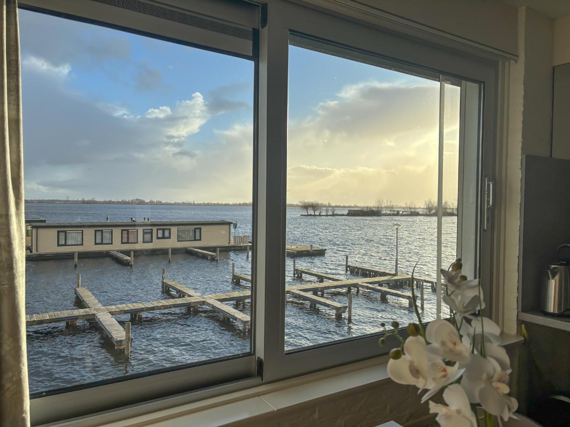 Visserslust Rooms, Apartments And Houseboats Винкевен Экстерьер фото