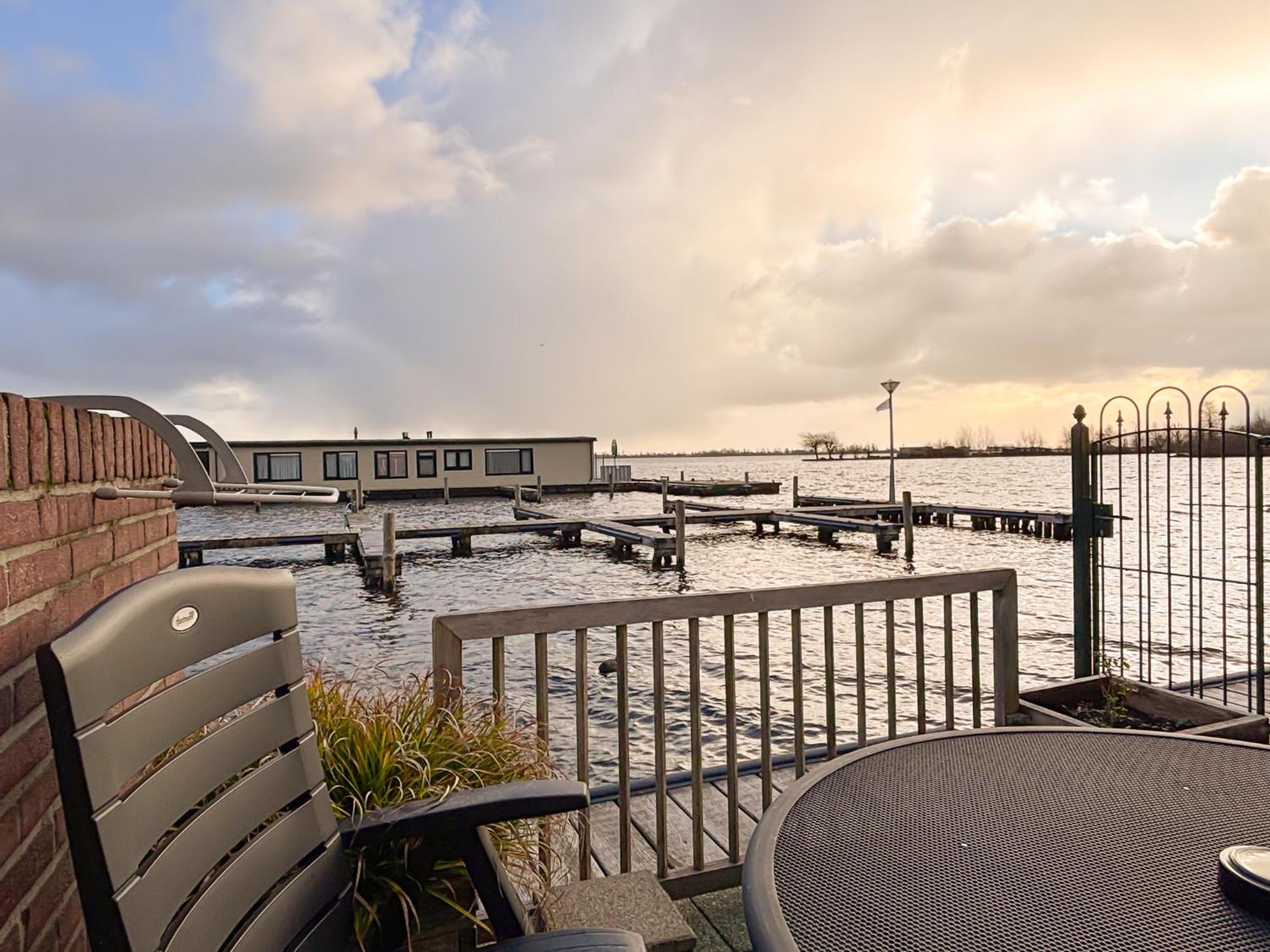 Visserslust Rooms, Apartments And Houseboats Винкевен Экстерьер фото