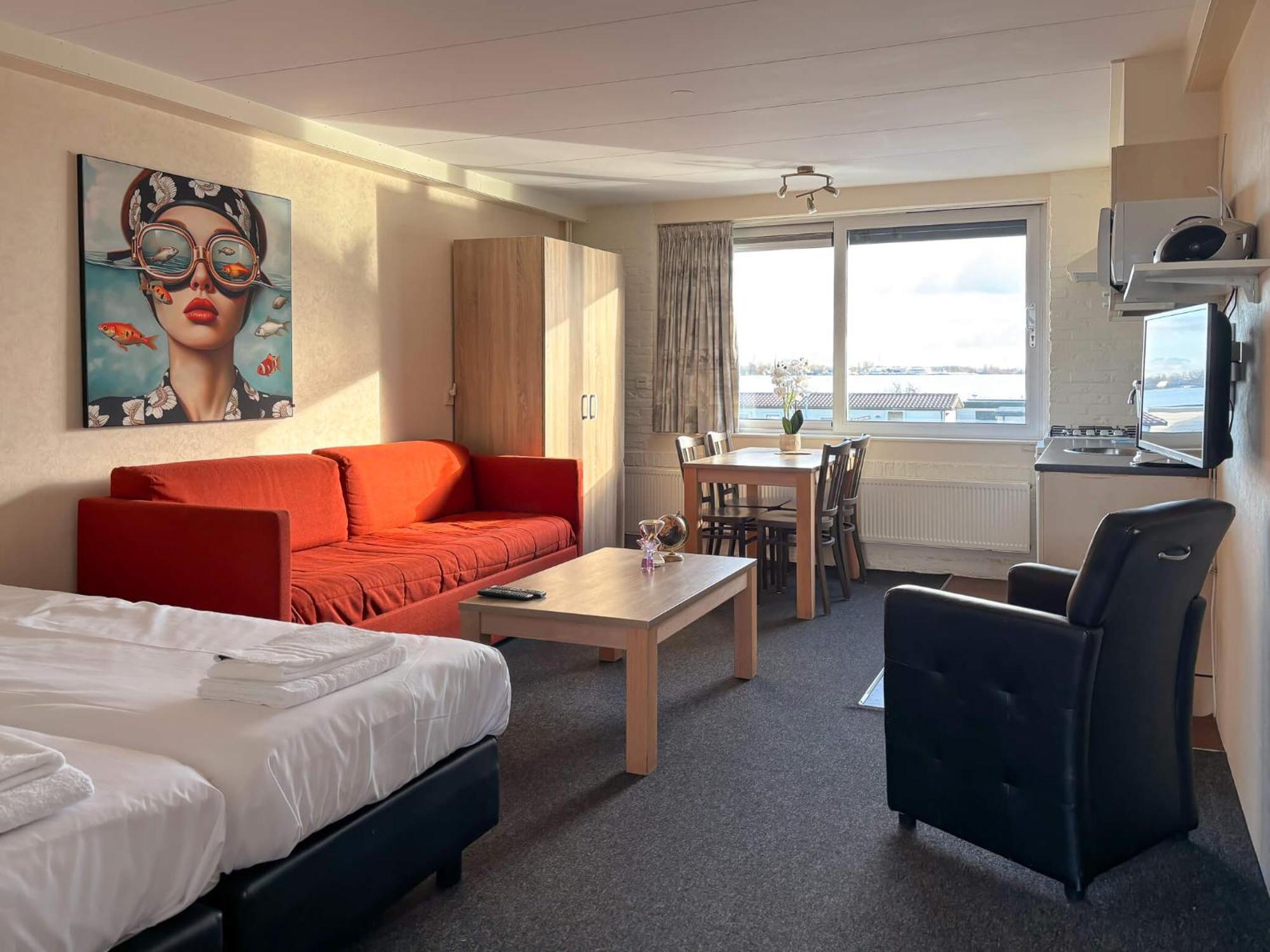 Visserslust Rooms, Apartments And Houseboats Винкевен Экстерьер фото